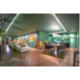 piso laminado de madeira Tanque